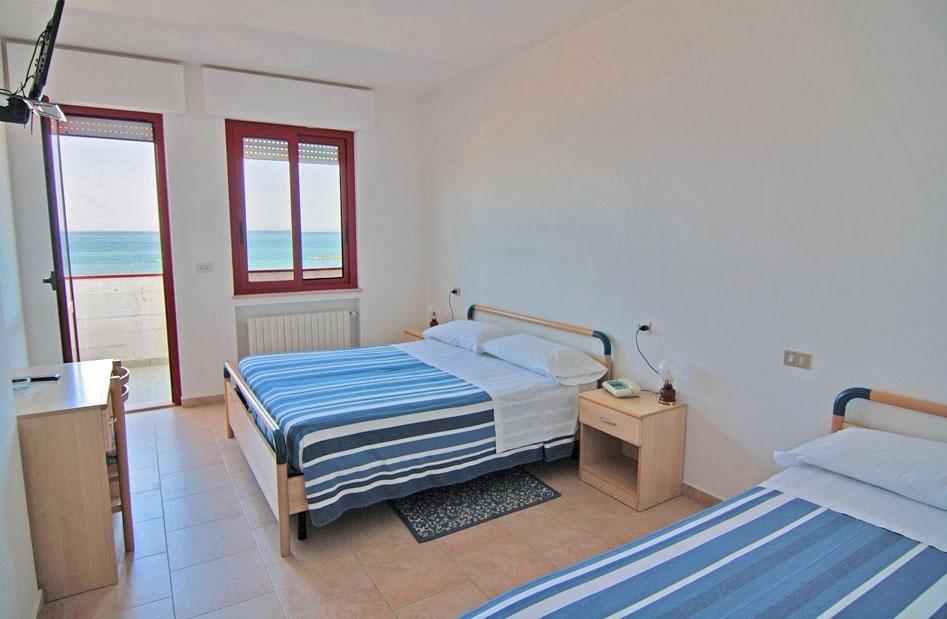 Hotel Palmarosa Roseto Degli Abruzzi Pokoj fotografie